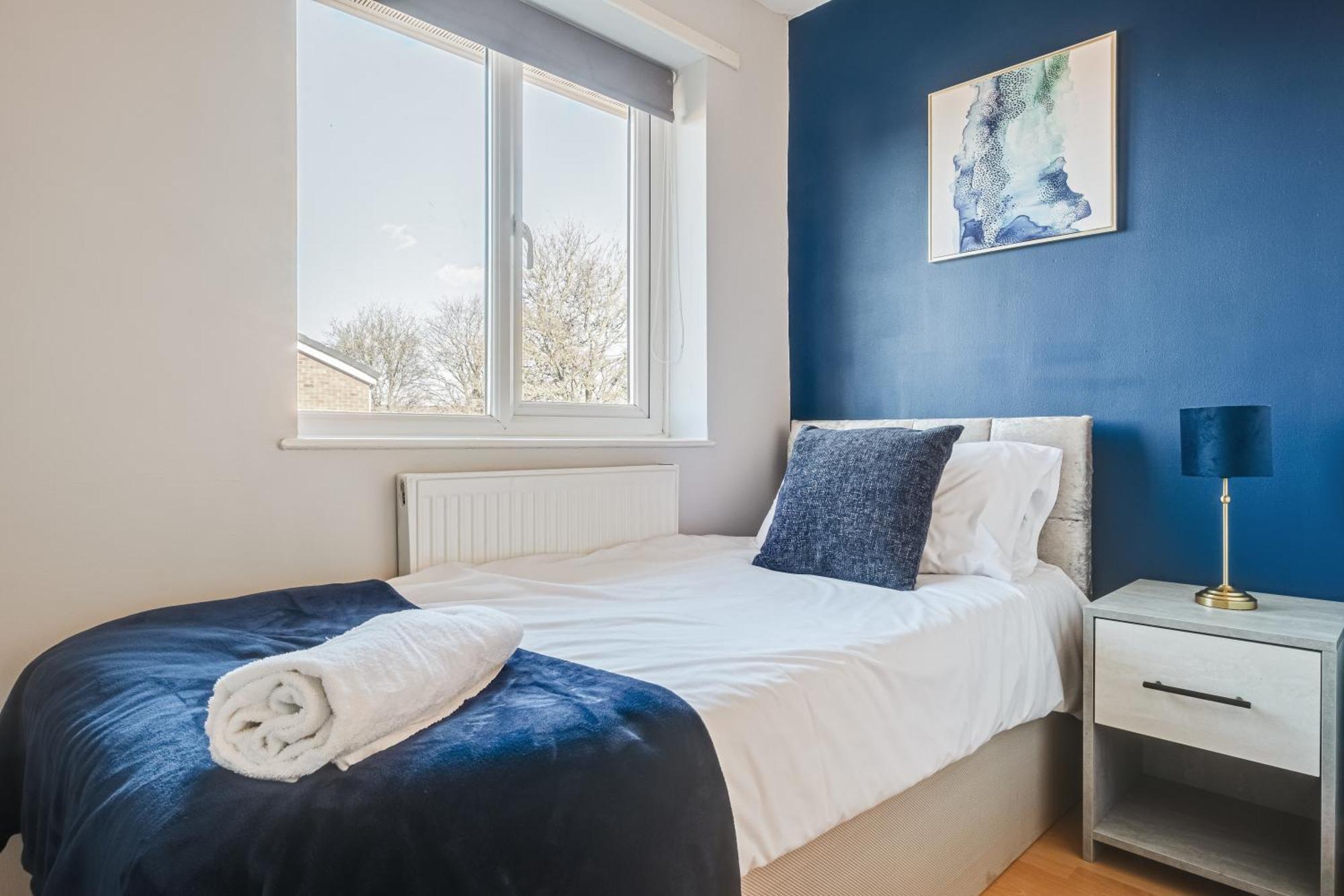 בדפורד Comfy And Freshly Redecorated Home By Our Home Short Stays Close To Town Centre With Free Parking מראה חיצוני תמונה